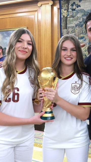 Ilustrasi: Pesona Putri Leonor dan Sofia Sambut Timnas Spanyol di Istana dengan Gaya Sporty
