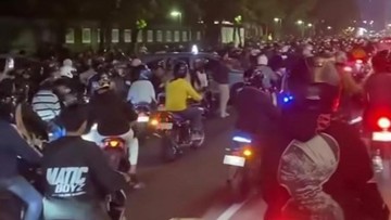 Konvoi Motor Tiba-tiba Padati Bundaran HI, Arus Lalu Lintas Terganggu Hebat