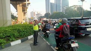 Kelumpuhan Arus Cawang-Pancoran: Lonjakan Kendaraan Lumpuhkan Jakarta Selatan Pagi Ini