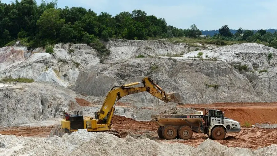 Negara Main Dua Kartu di Sektor Tambang, Ini Bedanya Perminas dan MIND ID