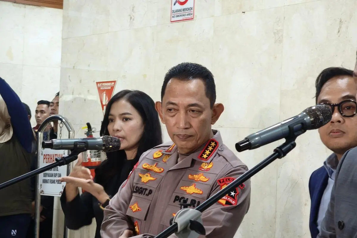 WA Misterius Kapolri Terbongkar! Ada Tawaran Jadi Menteri Kepolisian?