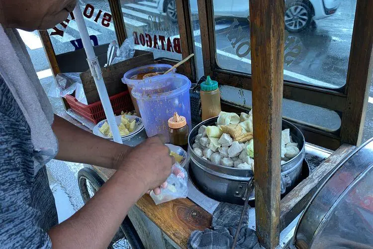Ngeri! Siomay Ikan Sapu-Sapu: Enak Sih, tapi Risiko Penyakit Dalam Mengintai!