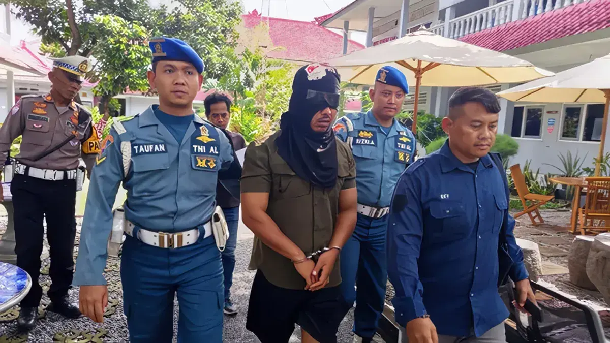 Datang untuk Makan, Pulang Diborgol: Penjual Senjata Api Diciduk di Warung Bali