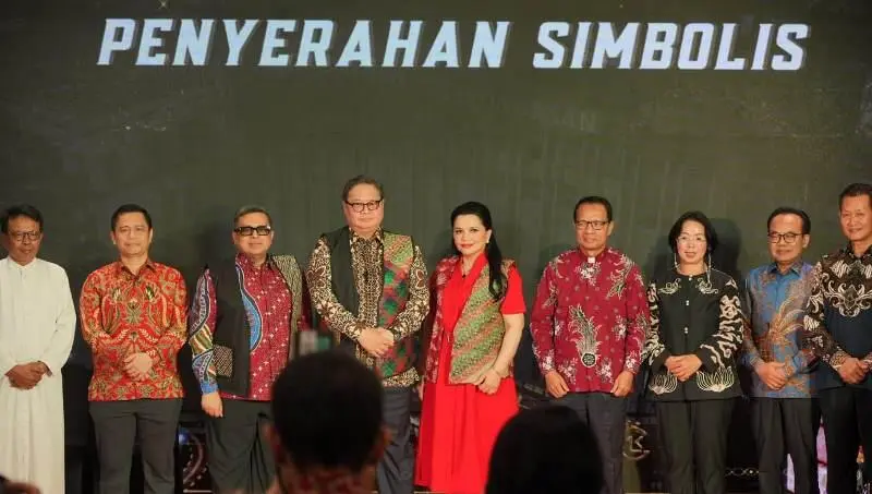 Kepala BPJPH dan Menko Perekonomian Serahkan Sertifikat Halal UMK Binaan Keuskupan Agung Jakarta