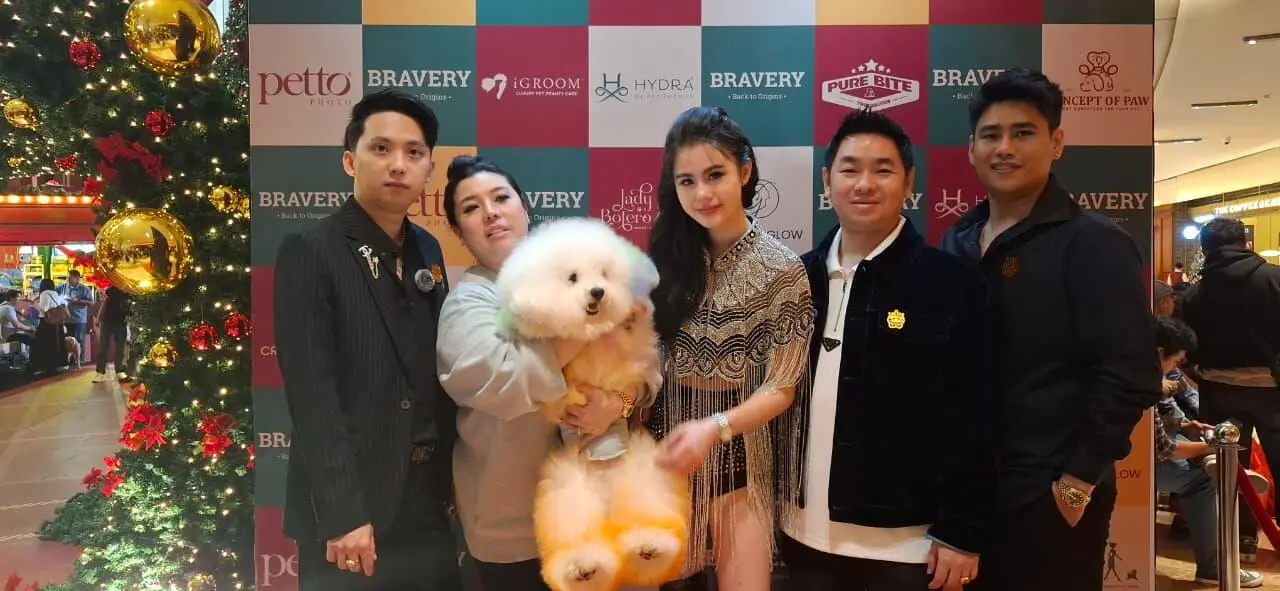 Zoe Levana Meriahkan Enchanted Noel & Dog Lovers di PIK Avenue, Ada Ice Skating Khusus Anabul