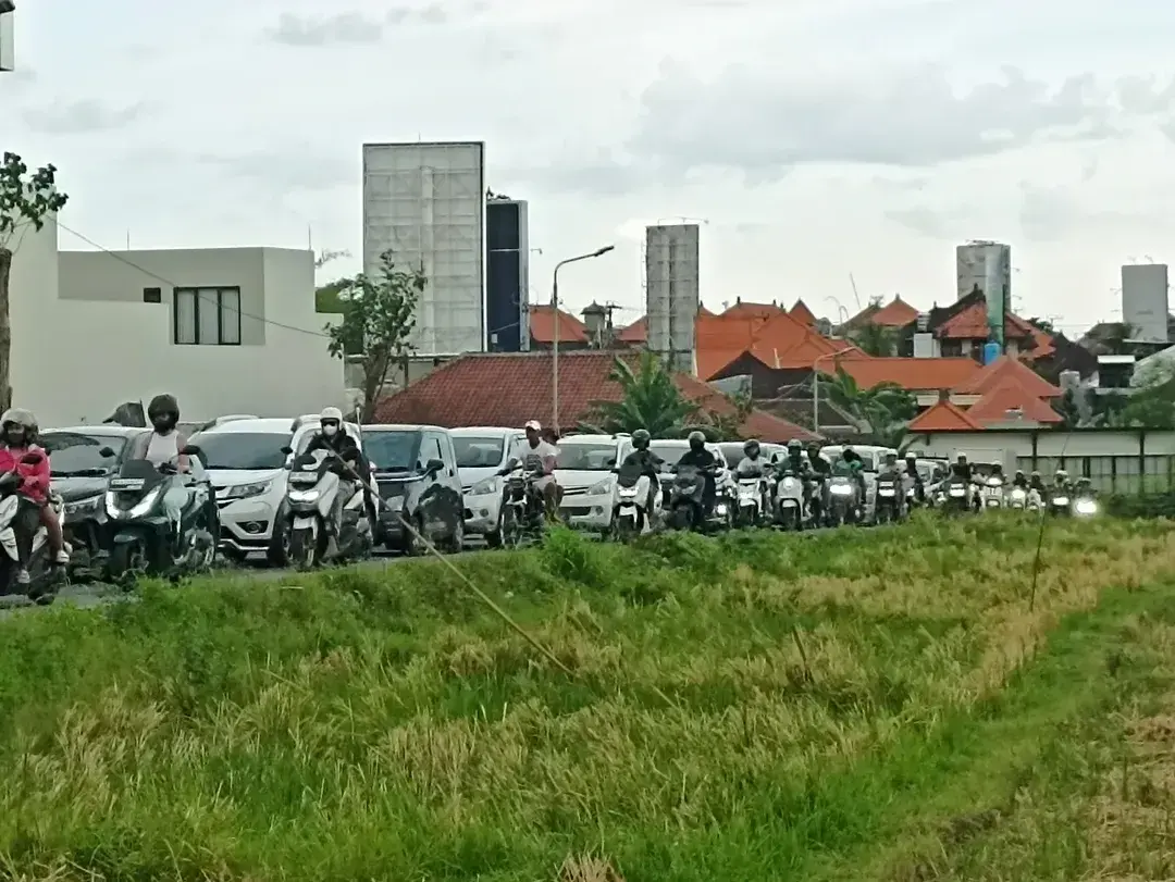 Sering di-bully di Media Sosial soal Bali Macet, Ini Jawaban Gubernur Koster !