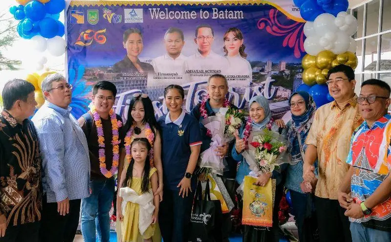 Sambut Wisatawan Perdana di Batam, Wamenpar Tegaskan Kepri sebagai Gerbang Utama Wisatawan Mancanegara