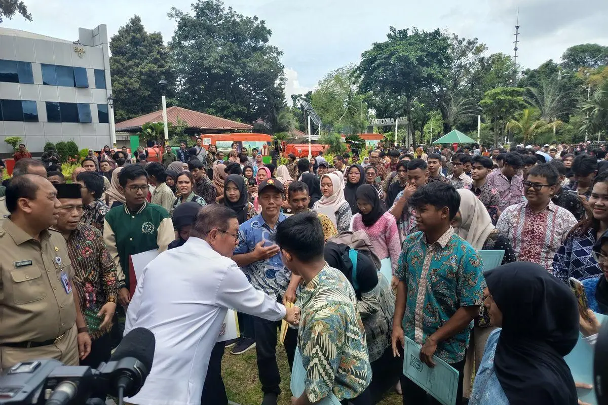 Selembar Kertas Bernama Harapan: Kisah Inspiratif Amir dan Ijazah yang Kembali Setelah 27 Tahun