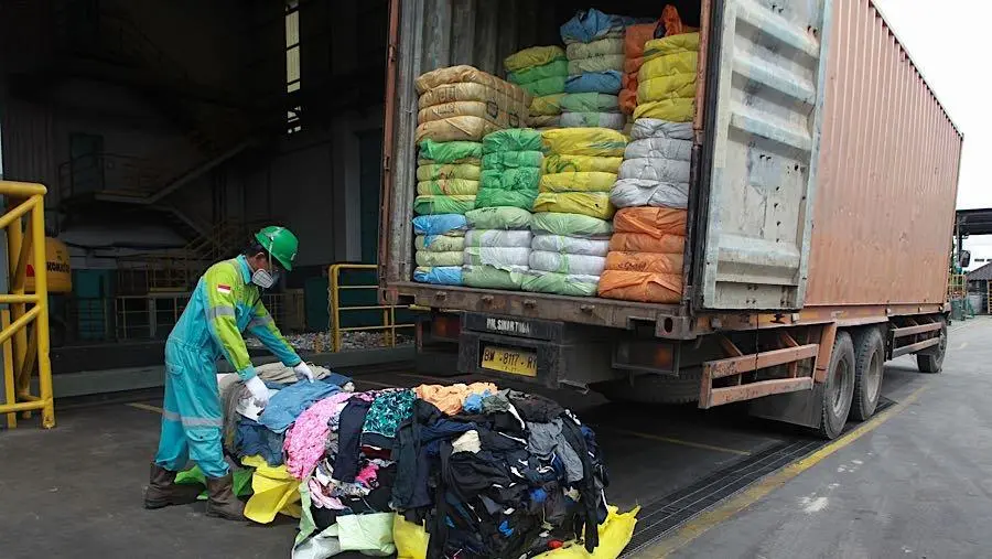 Ironi Baju Reject Ekspor: Ditolak Pasar, Dibutuhkan Korban Bencana!