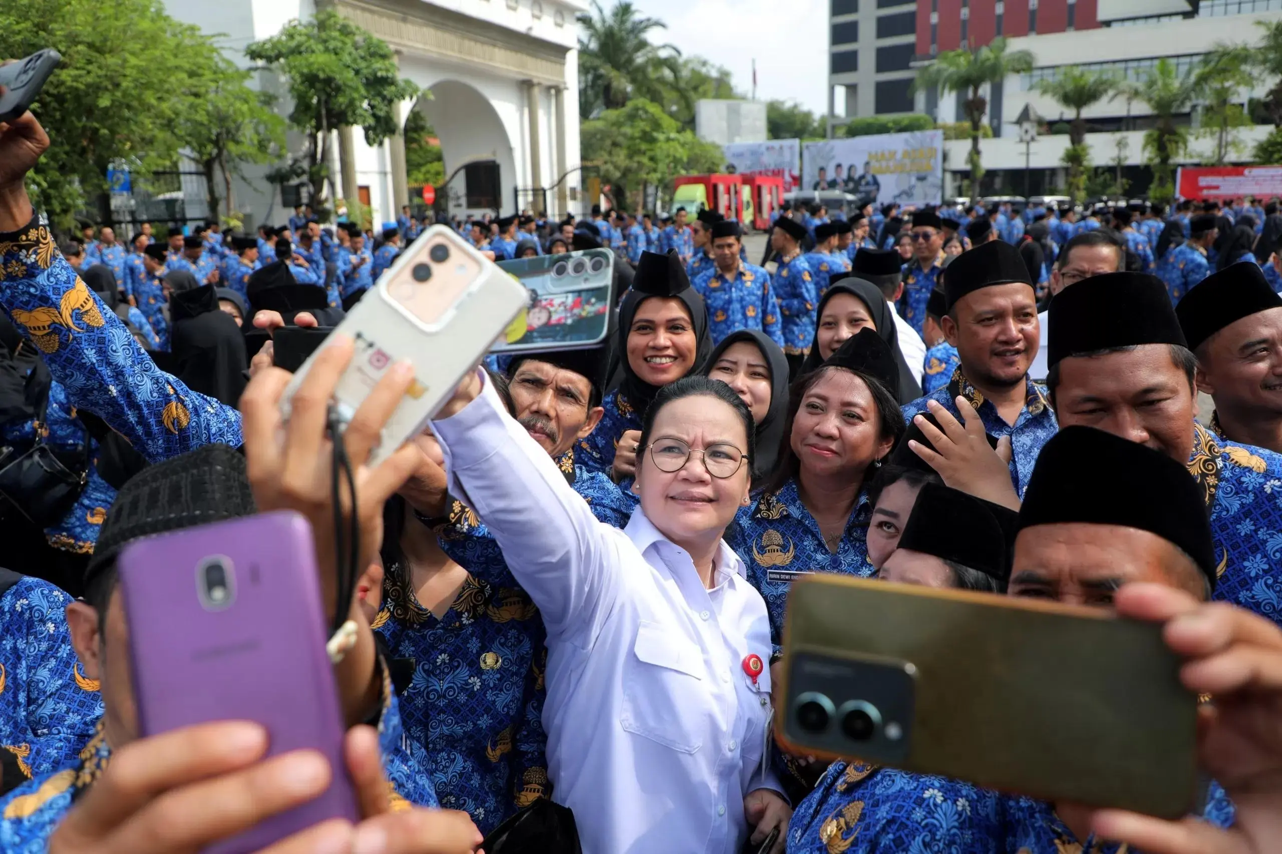 Bye-Bye Honorer! Pemkot Little Netherland Angkat 2354 PPPK: Daerah Lain Gigit Jari!