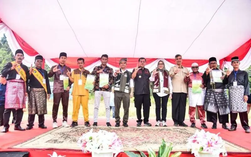 Menhut Serahkan SK Perhutanan Sosial 4.237 Hektare di Riau untuk Perkuat Hak Adat