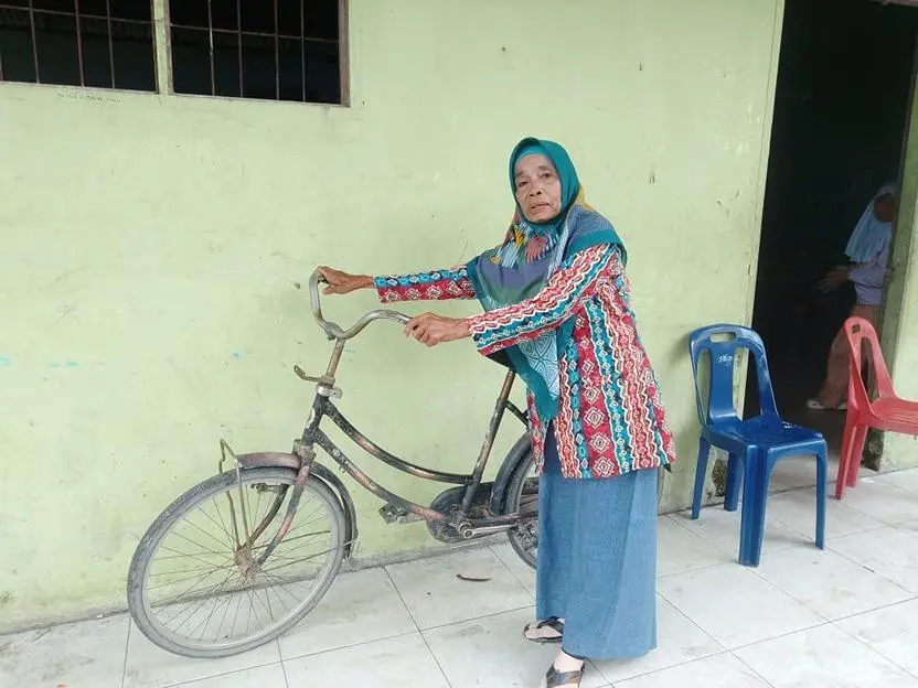 Sepeda Tua Zuraidah, Saksi Bisu Pengabdian Mengajar Selama 27 Tahun
