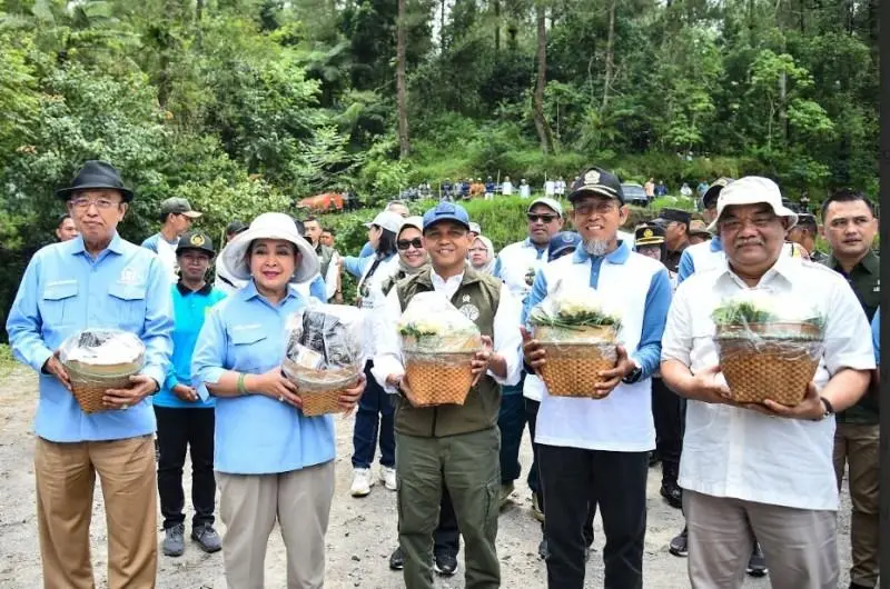 Kementerian Kehutanan Canangkan Penanaman Serentak di 31 Provinsi Pulihkan Hutan