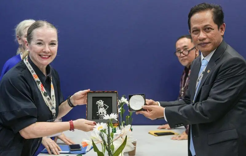 Menteri Hanif Ajak Swedia Perkuat Kerja Sama Iklim Berbasis Kredit Karbon Berintegritas Tinggi DI COP30