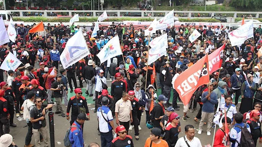 UMP 2026 Memanas: Mogok Nasional Buruh Bayangi Pemerintahan Prabowo!