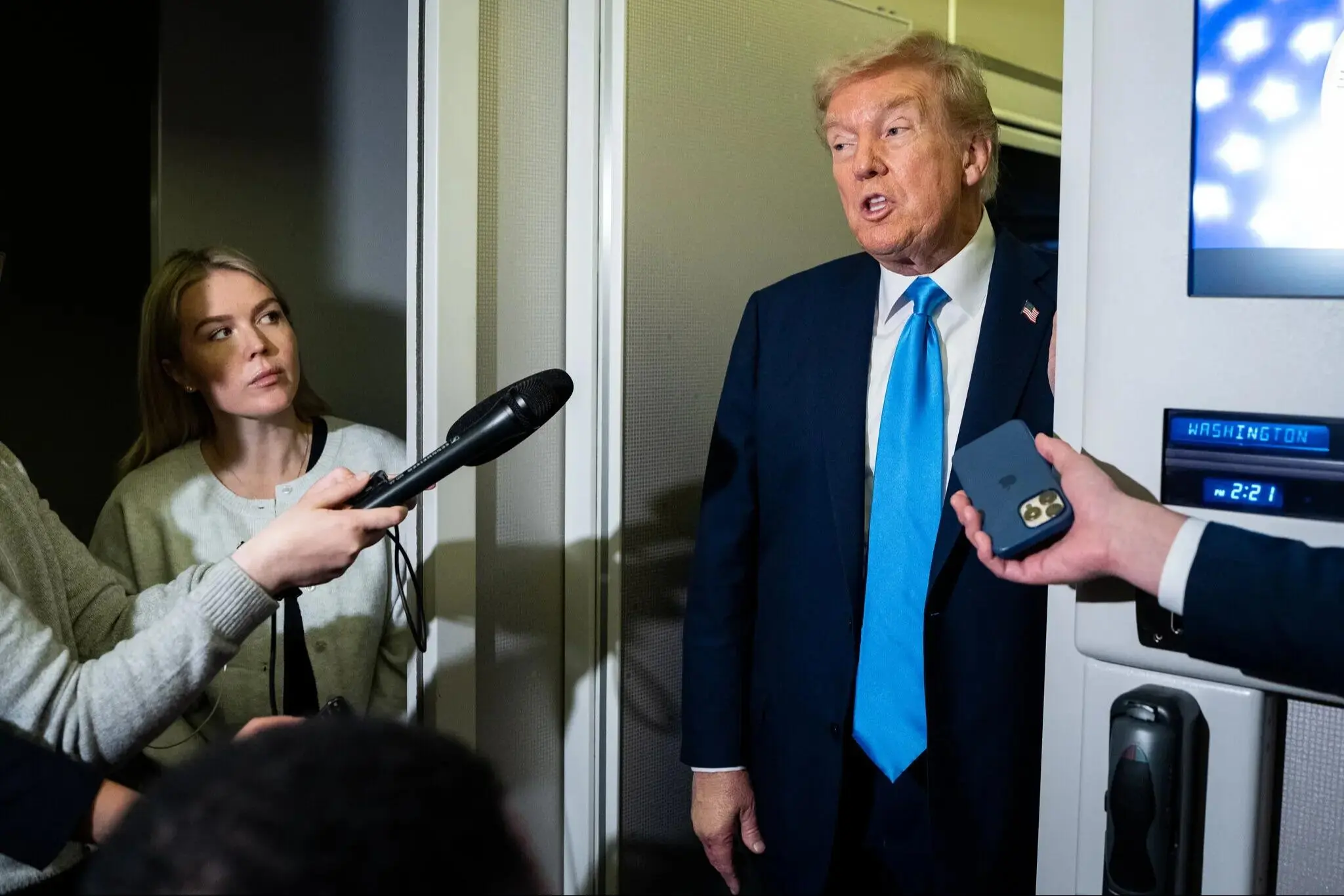 Efek Domino Iklan Ronald Reagen, Ontario Main Api di World Series, Perang Dagang AS vs Kanada Kembali Memanas