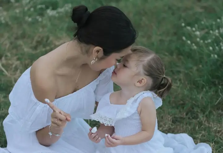 Drama Mantan Pengasuh Anak Jennifer Coppen: Dari Kelalaian Kerja hingga Dikejar Debt Collector