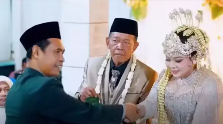 Heboh Kakek Nikahi Gadis Muda dengan Mahar Cek Rp 3 Miliar: Status Hukum Mahar Fiktif dalam Pernikahan