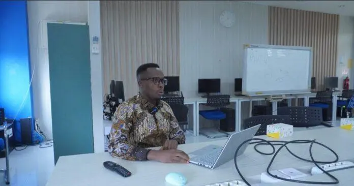 Melintasi Batas: Perjalanan Jean De La Croix dari Negara Singapura-nya Afrika ke Puncak Akademik ITS, Sebuah Kisah Inspiratif