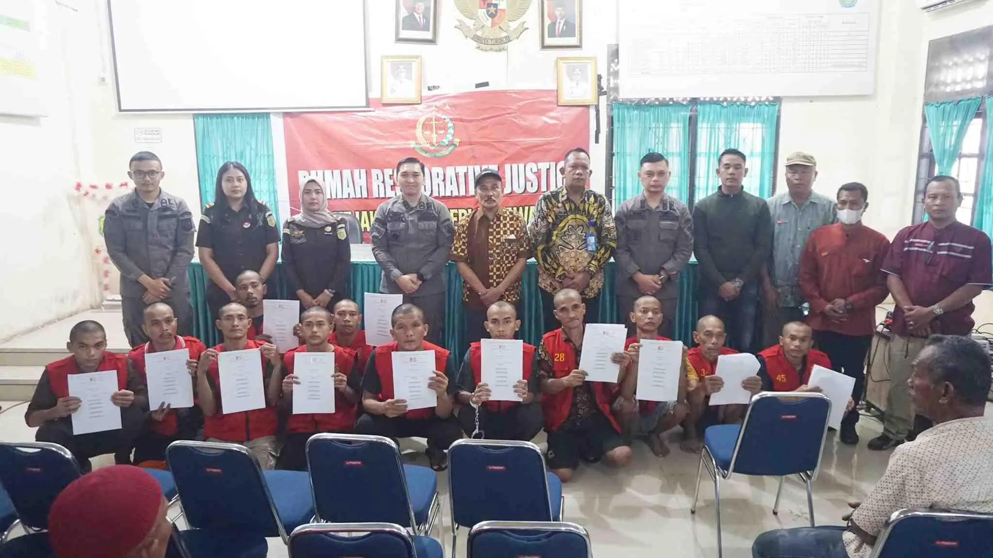 Kajati Sumatera Utara Setujui Penyelesaian Perkara Pencurian Dengan Pendekatan Keadilan Restoratif Terhadap 21 Tersangka di Belawan