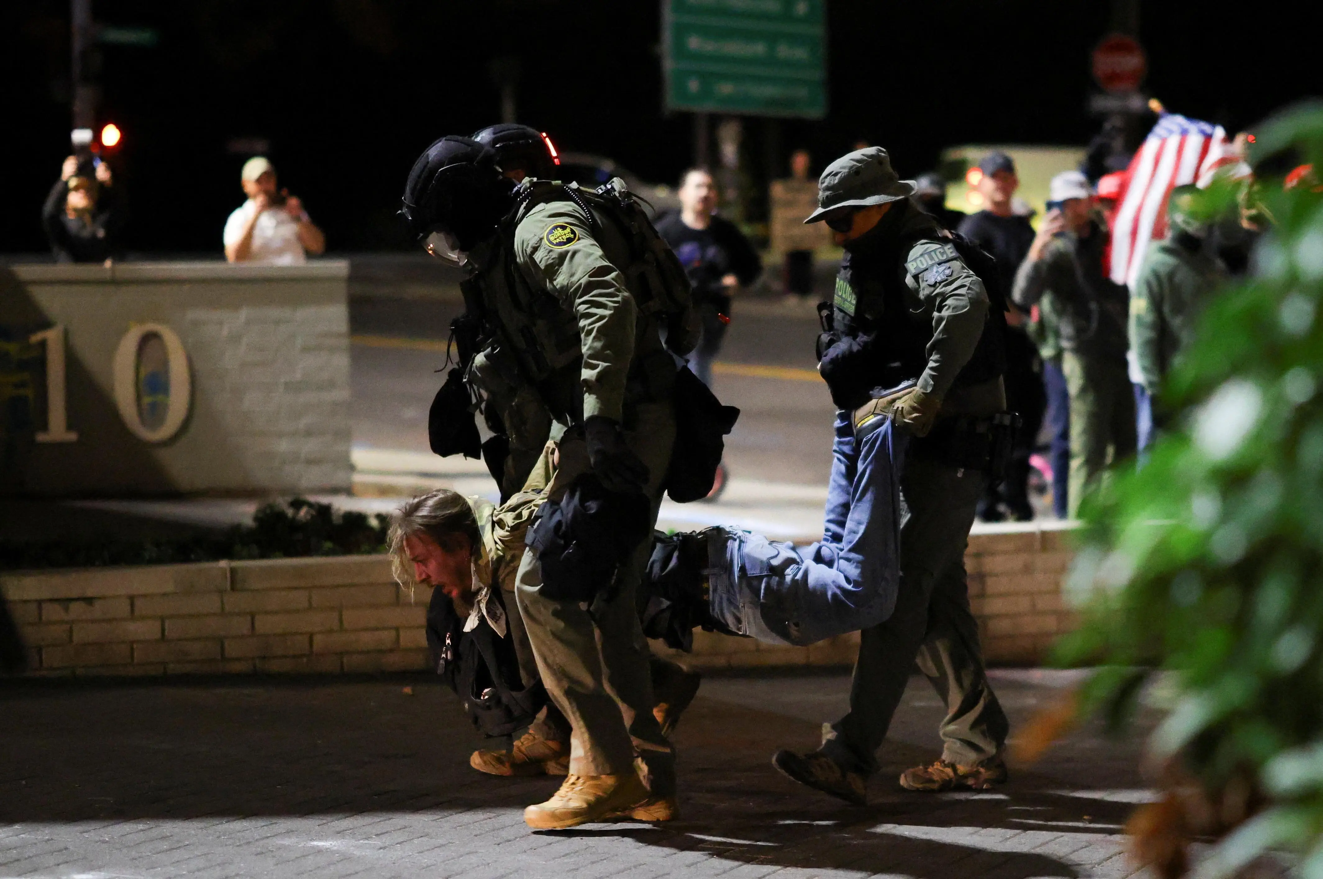 Trump Vs Hakim Federal: Ketegangan Memuncak Soal Pengiriman Garda Nasional ke Portland