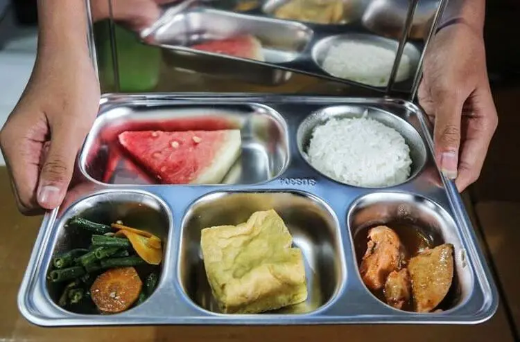 Ketika Aroma Tak Berkata, Rasa Tak Terlihat: Menyoal Aman atau Racun di MBG dari Perspektif Guru Besar UGM