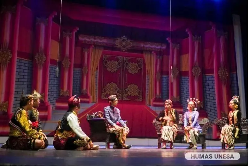 Merajut Semangat Jawa: Ludruk, Sastra, dan Sebuah Panggung Perlawanan Budaya di Unesa
