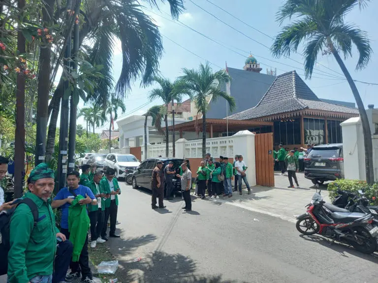 Perebutan Kursi Ketum PPP: Legitimasi dan Klaim Aklamasi yang Memanas