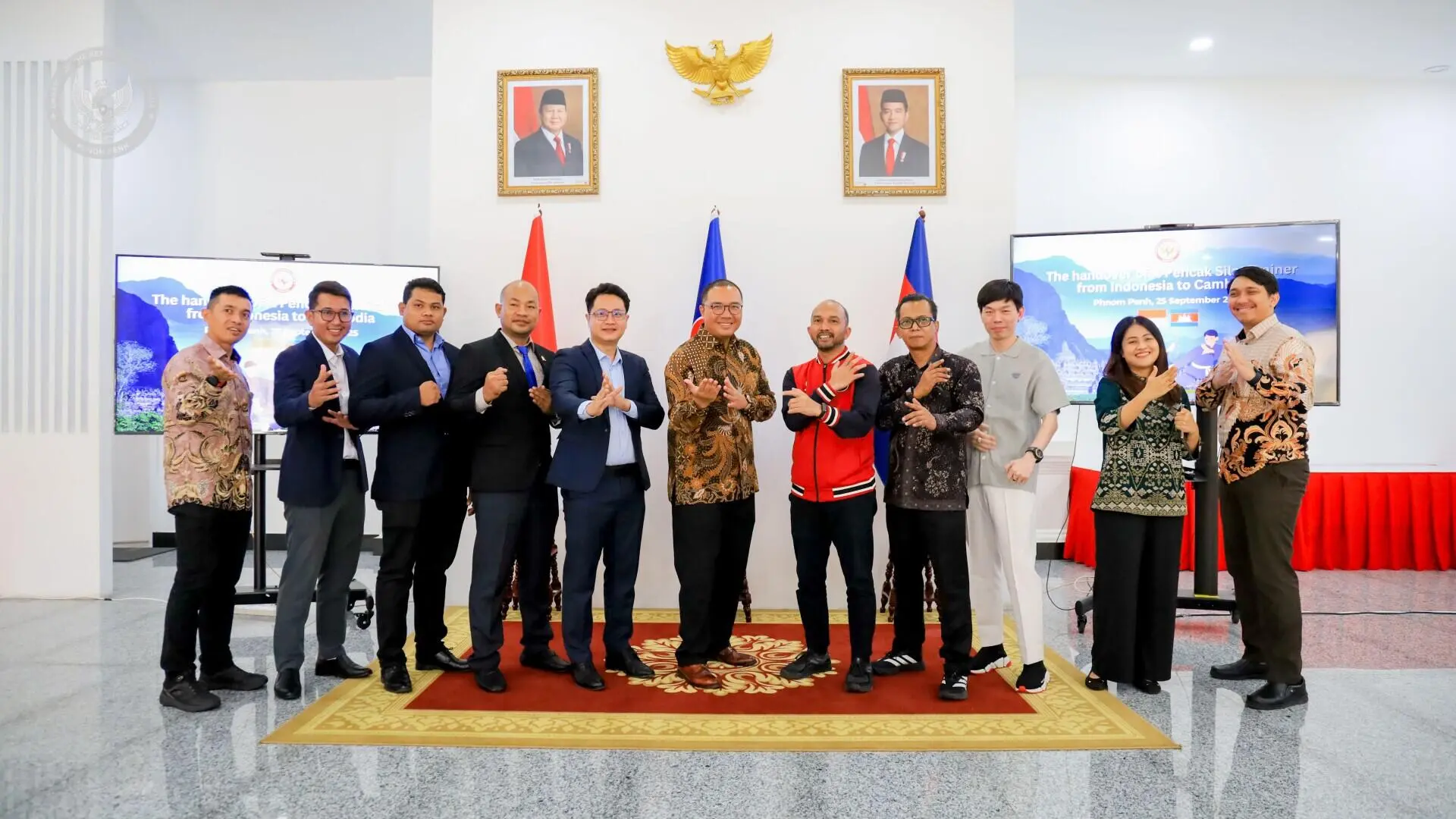 Rajut Prestasi dan Persahabatan: Indonesia Tingkatkan Kiprah Atlet Pencak Silat Kamboja Melalui Pelatih Senior Lutfan Budi Santosa