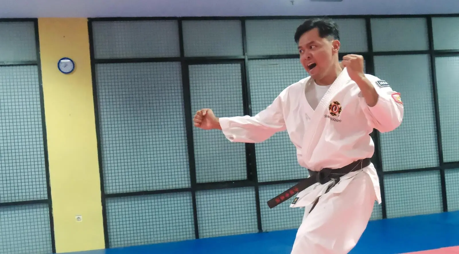 Bela Diri, Bela Negeri: Kisah Inspiratif Dany Prihandoko, Sang Pendekar yang Ukir Masa Depan lewat Pendidikan