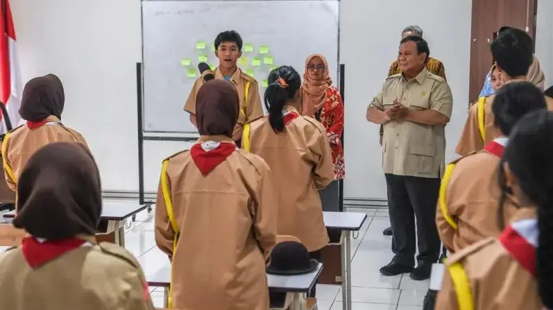 Ketika Layar Terang Tak Mampu Terangi Kesenjangan: Kisah Smart TV dan Realitas Pendidikan