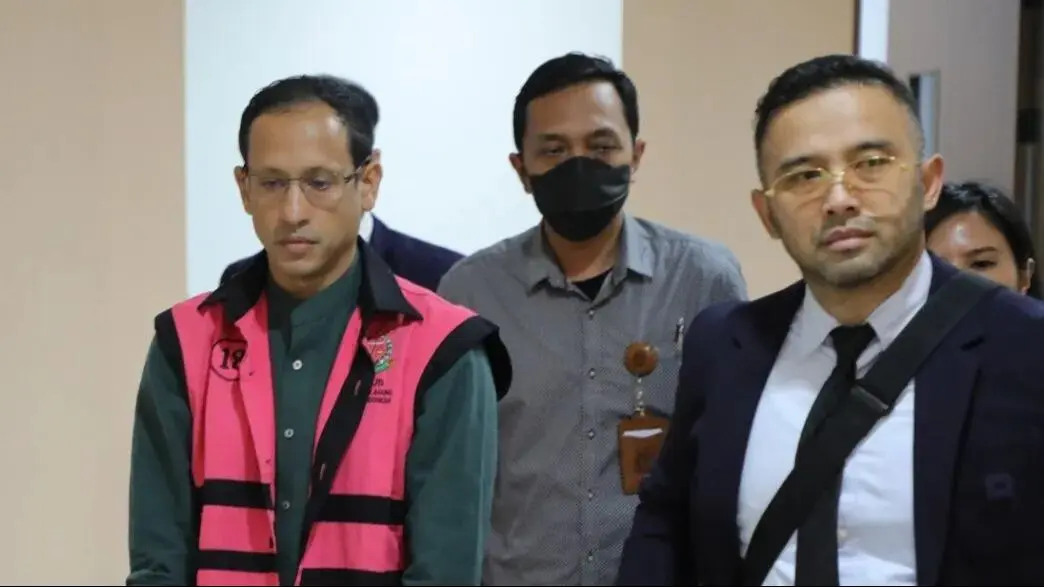 Silikon di Balik Tirai: Skandal Chromebook Nadiem Makarim dan Janji Pendidikan yang Tergadai