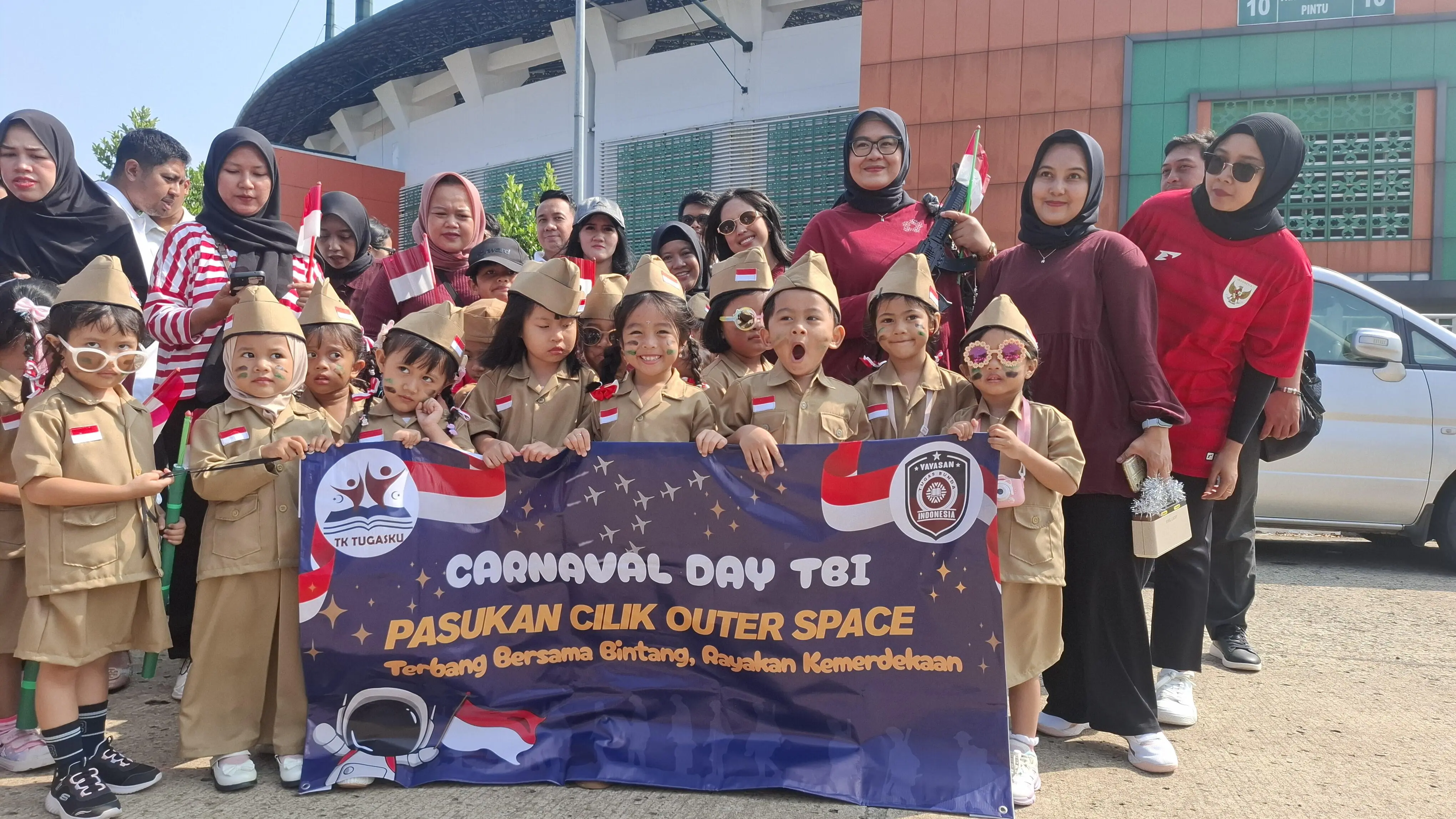 Meriahkan Hari Kemerdekaan, TK Tugas Bunda Gelar Pawai di Stadion Pakansari Bogor