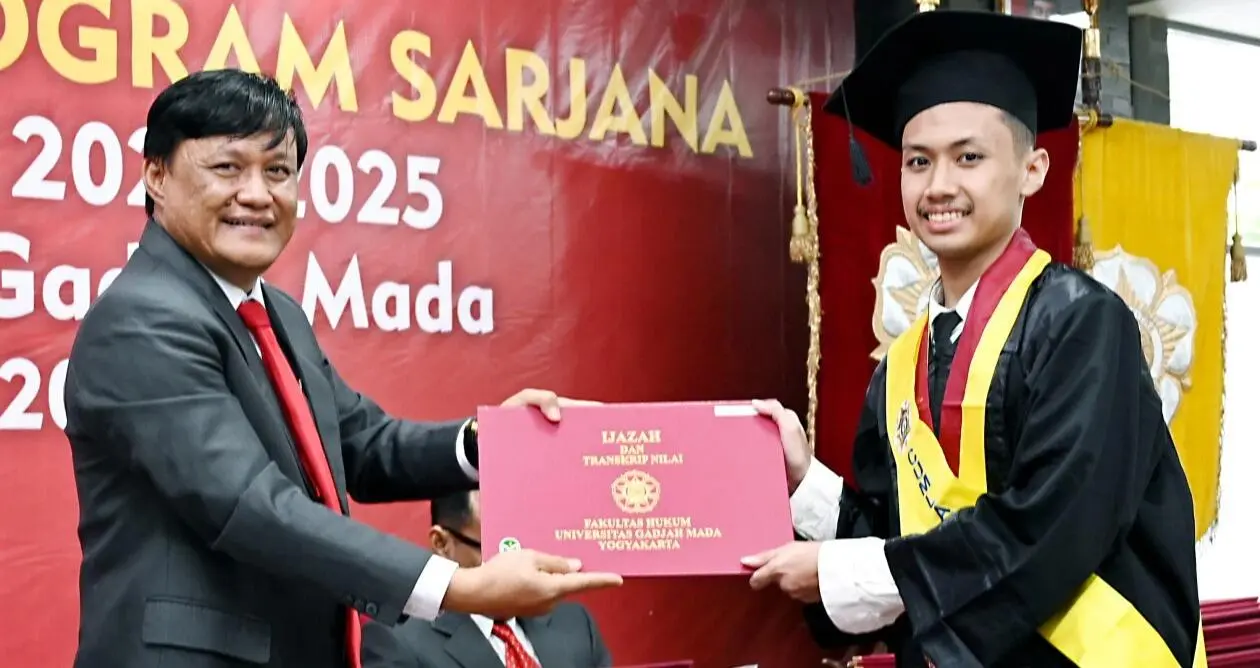 Oi, Sang Bintang Hukum: Kisah Inspiratif Lulusan Termuda UGM