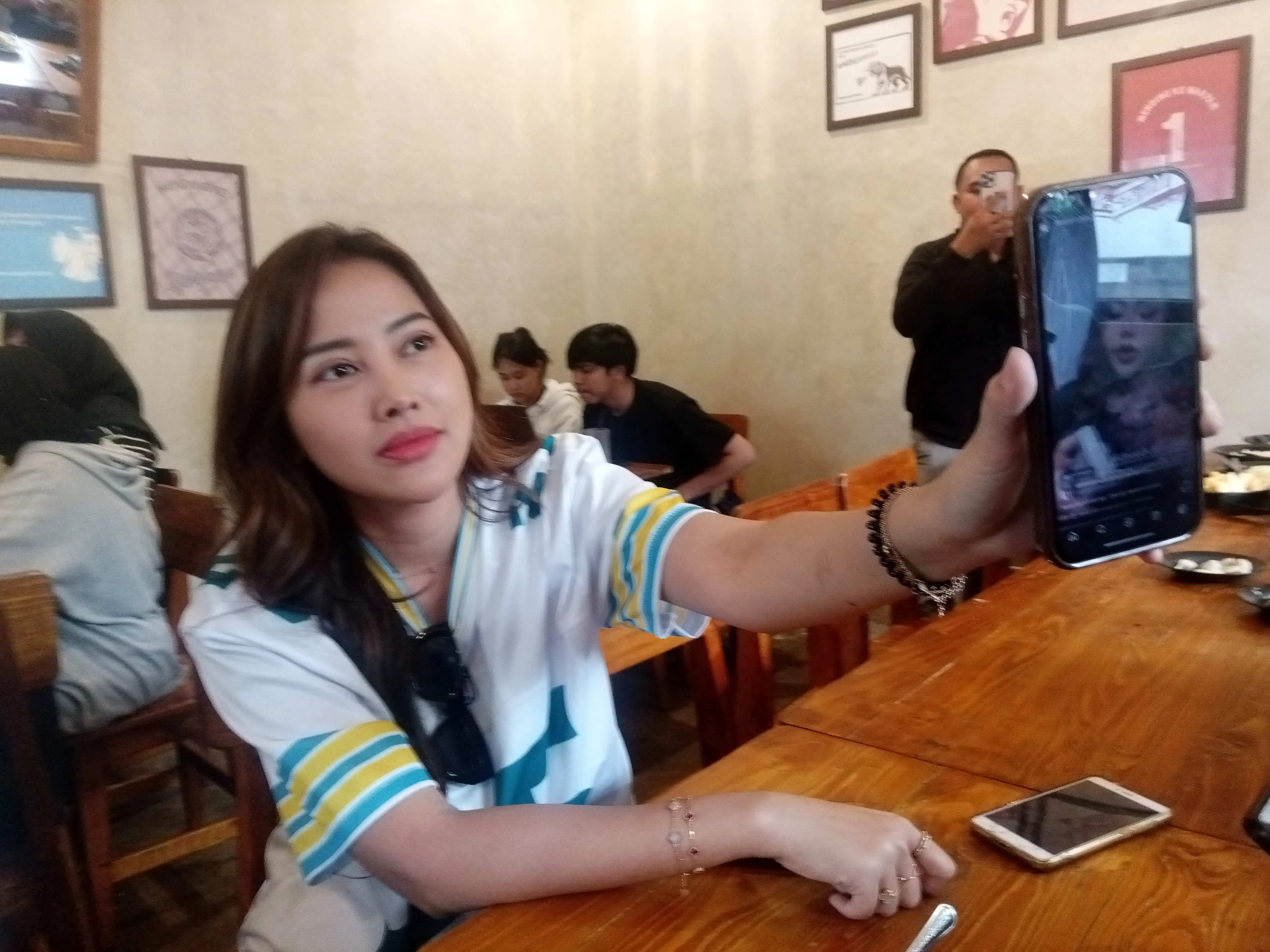 Kasus dengan Ridwan Kamil Belum Usai, Lisa Mariana Kini Diperkarakan Warga Serpong