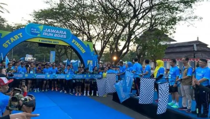 Ribuan Pelari Meriahkan PLN Mobile Jawara Run 2025 di Serang, Narman dari Baduy Luar Raih Juara  ‎