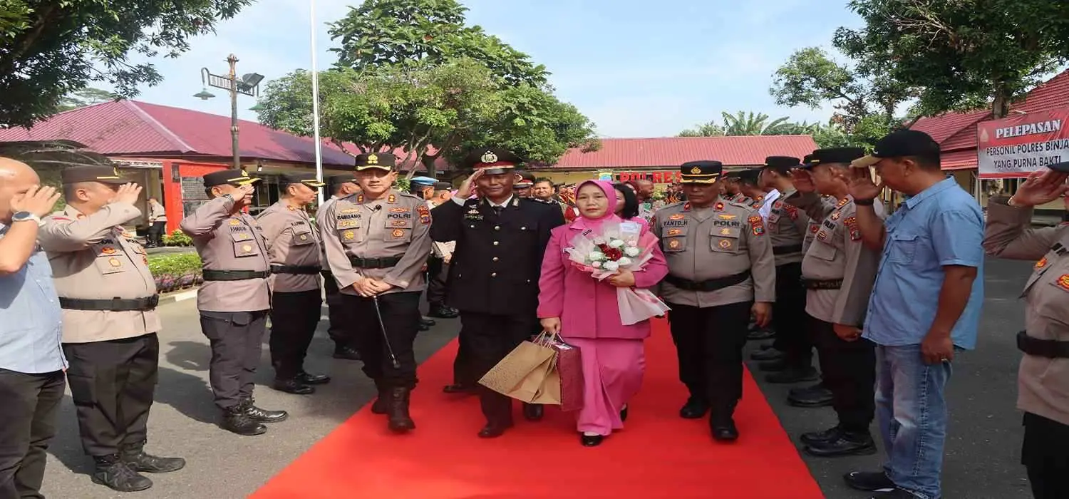 Dengan Upacara Tradisi Kepolisian, Polres Binjai Lepaskan Personil Yang Memasuki Masa Purna Bhakti 