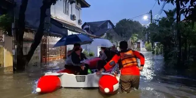Hujan Deras Sebabkan Banjir di Sejumlah Titik di Tangerang Selatan  ‎