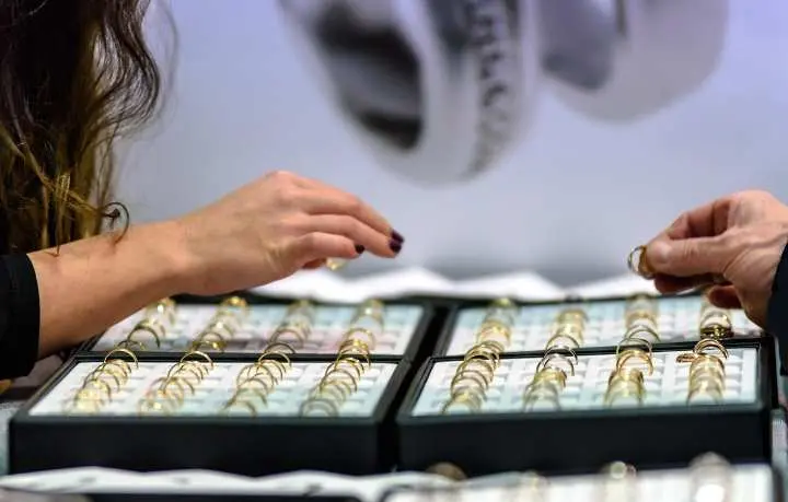 Harga Emas Perhiasan Naik-Turun, Ini Daftar Terbarunya per 6 Juli 2025  ‎