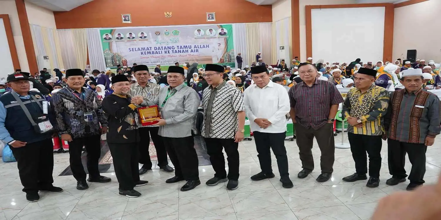 Jemaah Haji Kloter 20 Kembali Kembali ke Tanah Air dengan Utuh