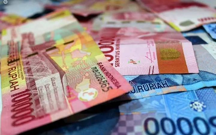 Rupiah Menguat Tipis Didukung Kesepakatan Dagang Vietnam-AS dan Inflasi Domestik yang Stabil  ‎