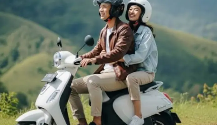 Rekomendasi Motor Listrik Terbaru yang Tangguh di Tanjakan dan Anti Mogo