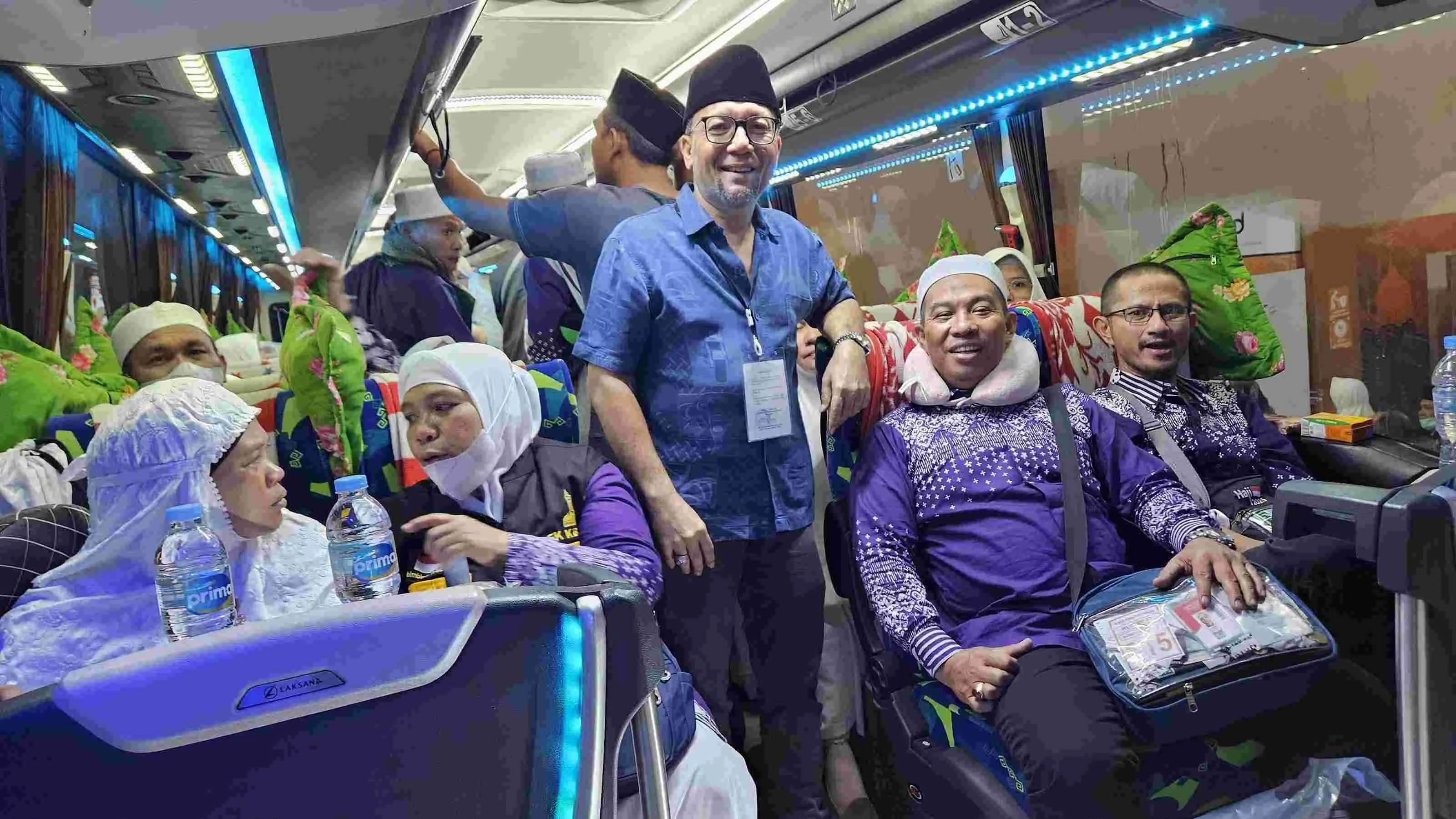 ALS Bus Sejuta Umat, Setia Melayani Tamu-tamu Allah