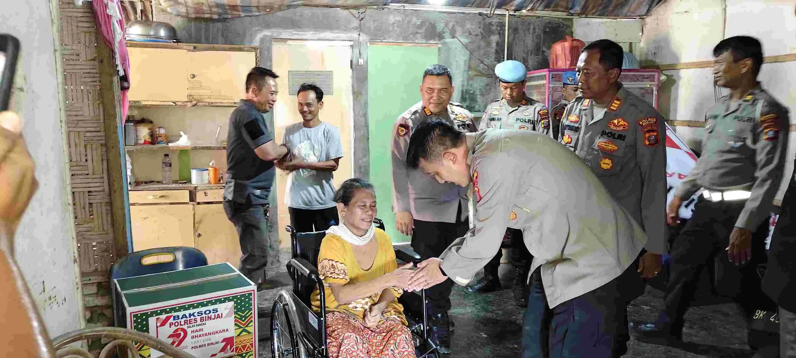 Polres Binjai Salurkan Bantuan Kursi Roda dan Bedah Rumah Dalam Rangka Hari Bhayangkara Ke-79
