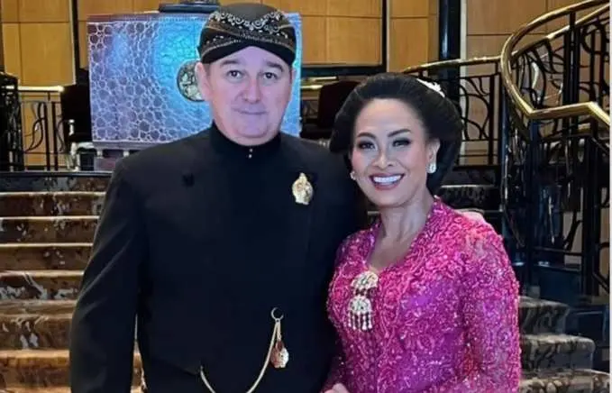 Penuh Wibawa! Sosok Alain, Ayah Sambung Alyssa Daguise yang Tuai Pujian di Momen Bahagia