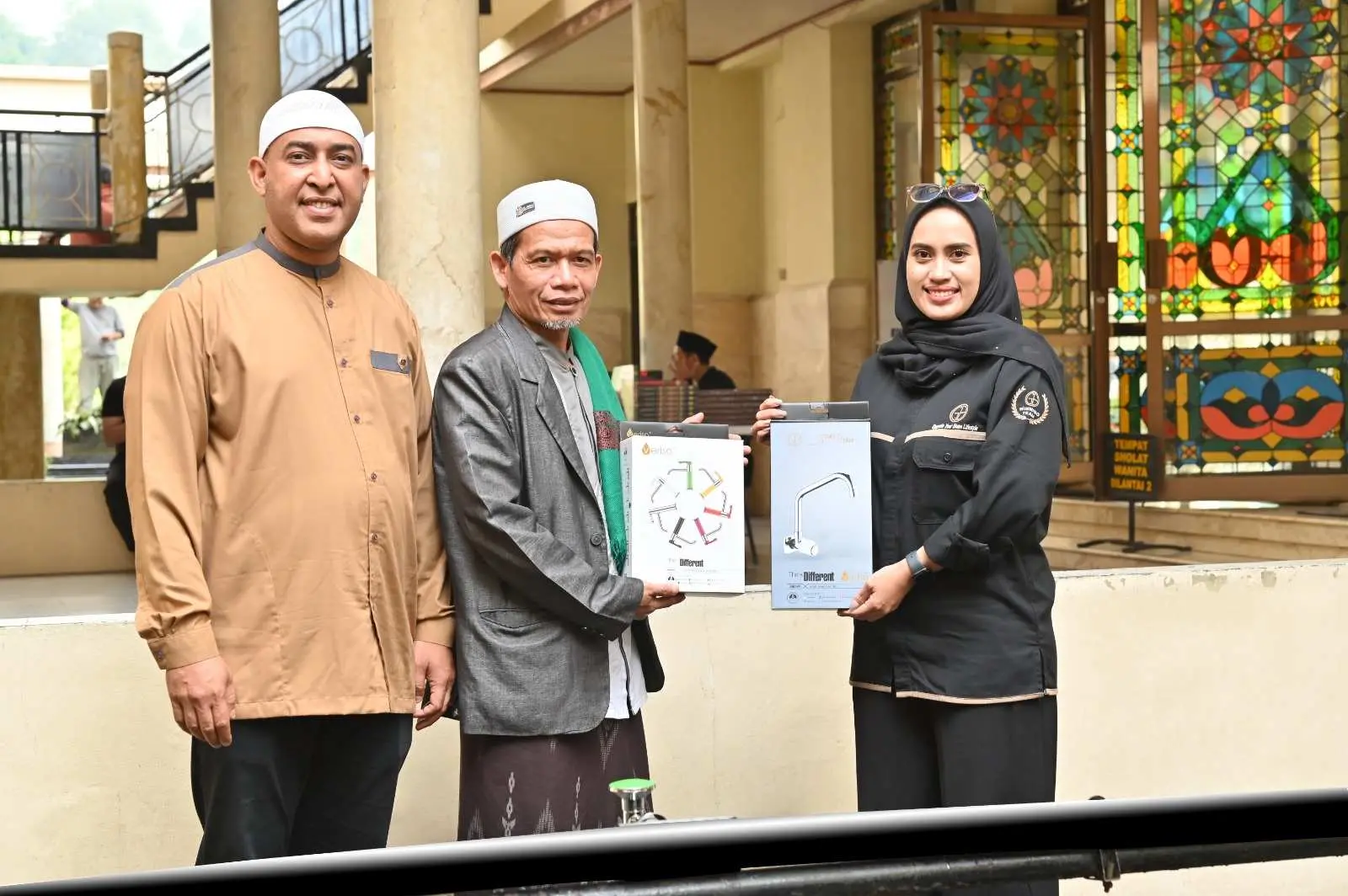 Germany Brilliant Percantik Masjid Atta'awun Puncak Bogor dengan Keran Wudhu dan Sanitary Baru