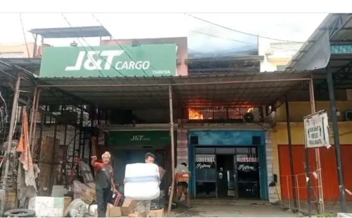 Enam Ruko di Taman Kutabumi Ludes Terbakar, Api Diduga dari Tempat Pijat  ‎