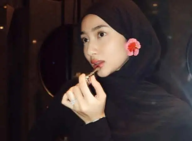 Profil Anselma Putri, Selebgram Stylish yang Kini Resmi Menjadi Istri Dinis Alvaro