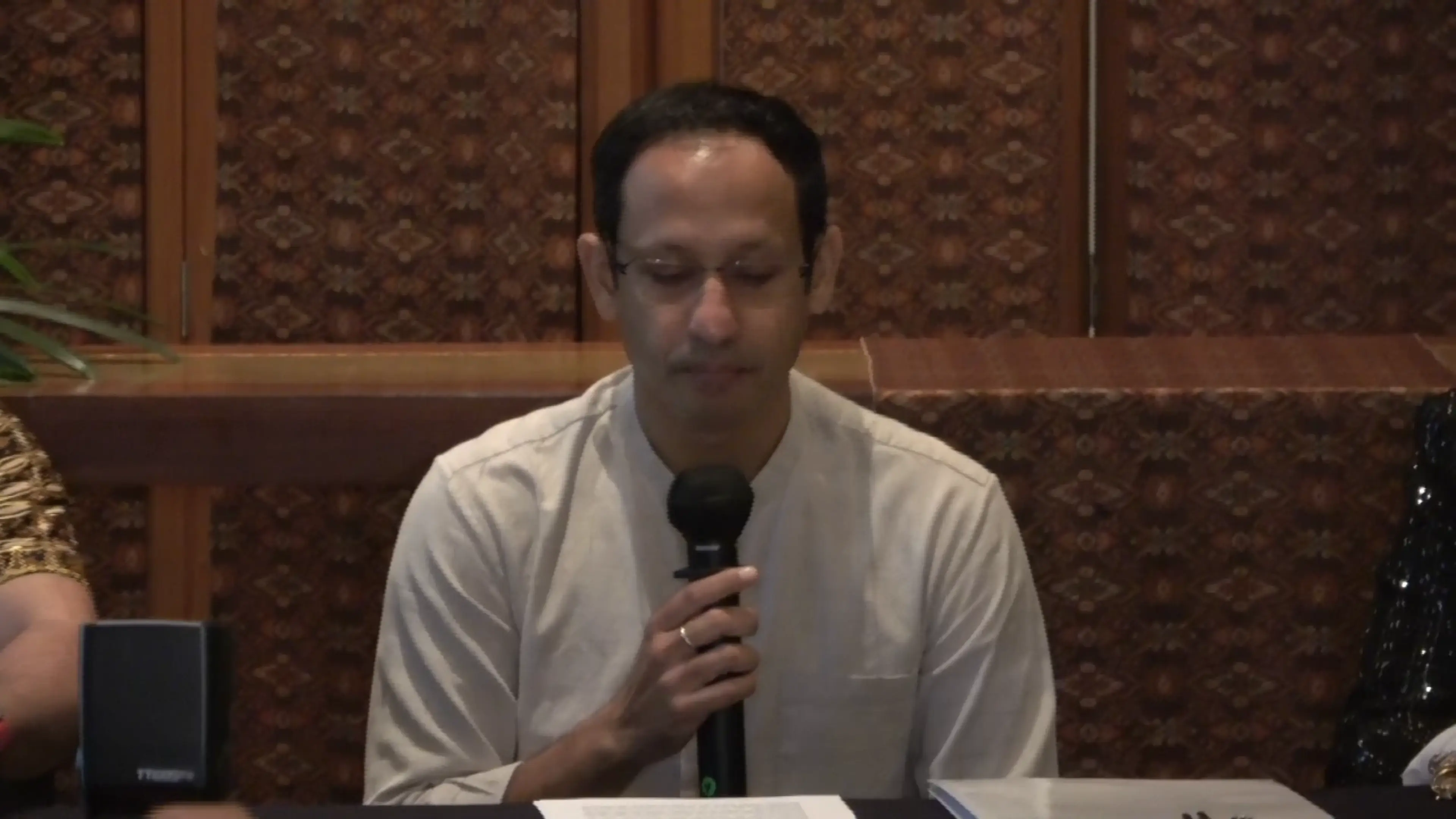 (VIDEO) Nadiem Makarim Muncul ke Publik, Bantah Dugaan Korupsi Pengadaan Laptop