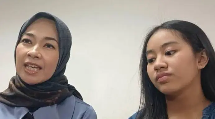 Alya Rohali Bangga Putrinya Lulus UI dengan Dua Gelar Sekaligus